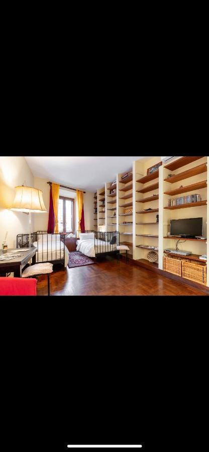 Center Coliseum Apartment *